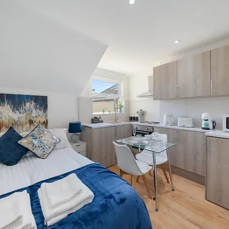 Central & Charming Studio London - 6
